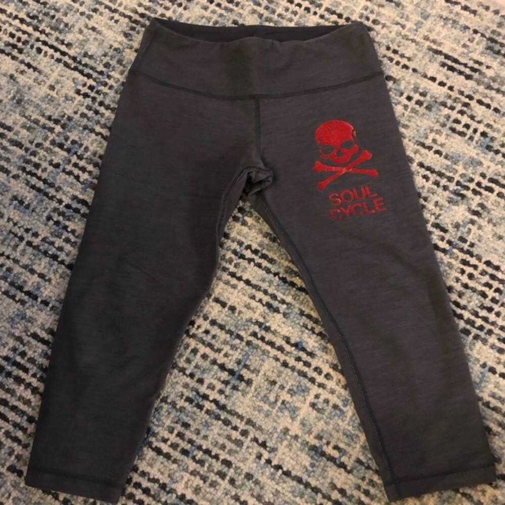 Lulu grey soul pants.